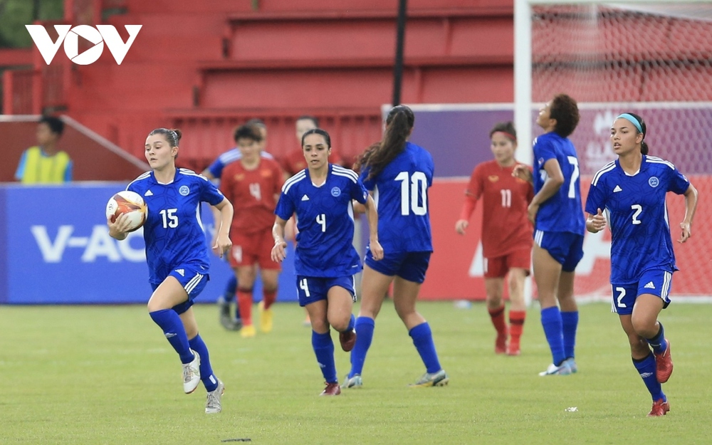 Cầu thủ nữ Việt Nam và Philippines cùng tâm trạng sau trận quyết đấu ở SEA Games 32 - Ảnh 9.