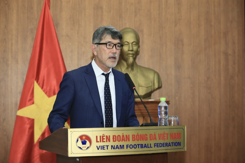 Tân Giám đốc kỹ thuật VFF: Mong giúp tuyển Việt Nam dự World Cup 2026, 2030 - Ảnh 1.