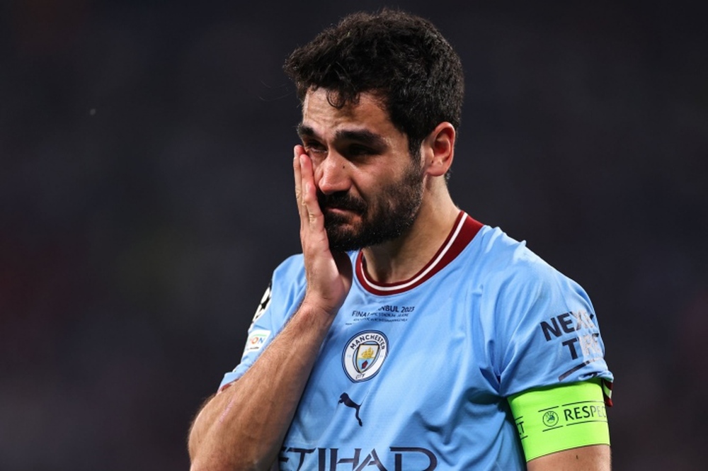 Cầu thủ Man City rơi nước mắt, HLV Guardiola vỡ òa cảm xúc vô địch Cúp C1 - Ảnh 10.