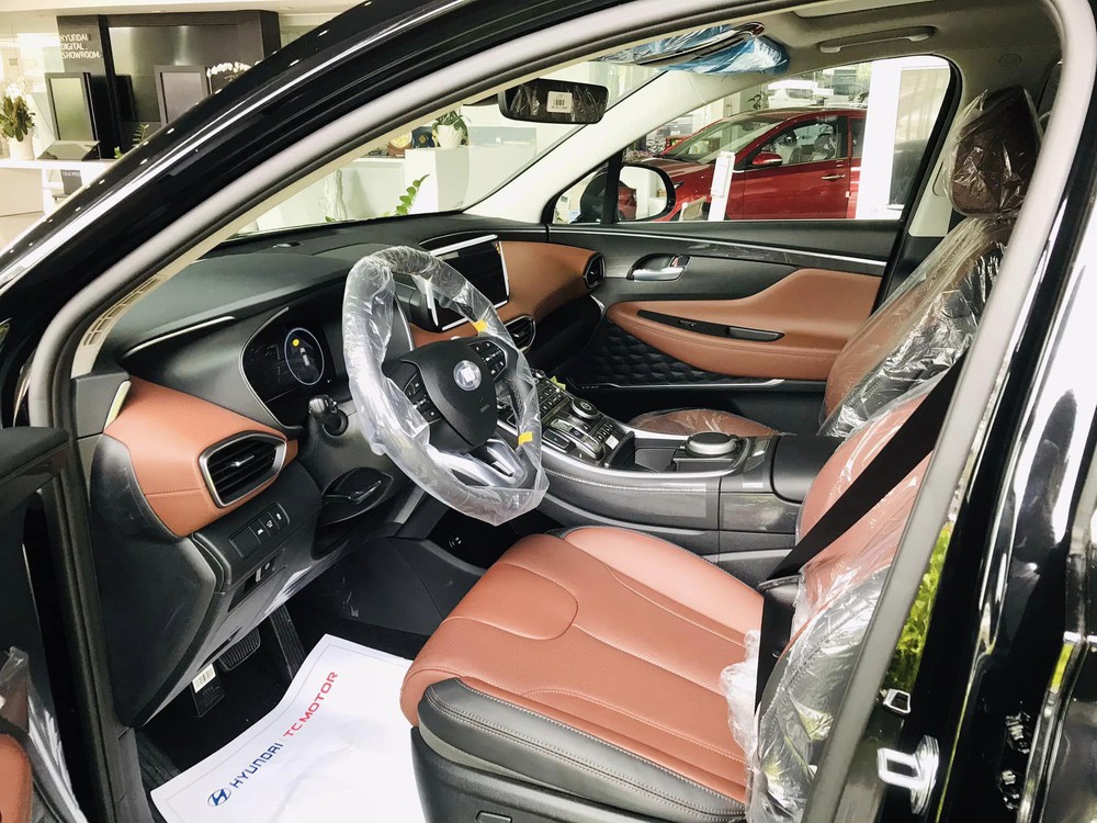 Giá Hyundai Santa Fe Dầu Cao cấp chạm đáy mới, giảm kỷ lục 300 triệu đồng - Ảnh 3.