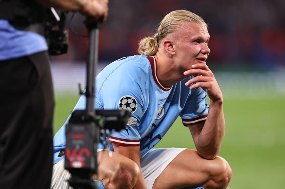 Cầu thủ Man City rơi nước mắt, HLV Guardiola vỡ òa cảm xúc vô địch Cúp C1 - Ảnh 8.