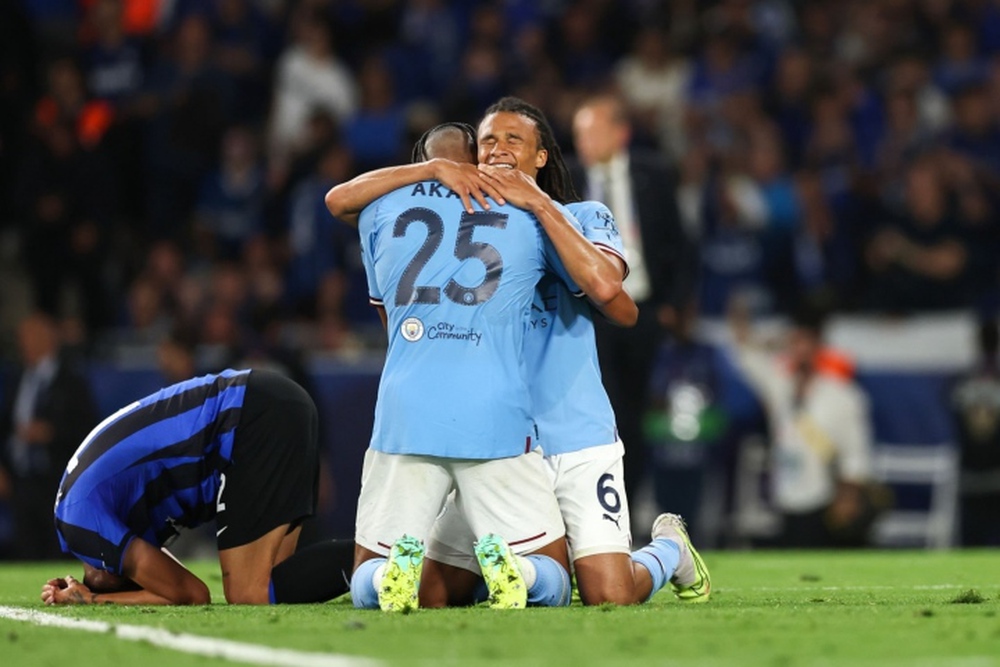 Cầu thủ Man City rơi nước mắt, HLV Guardiola vỡ òa cảm xúc vô địch Cúp C1 - Ảnh 6.