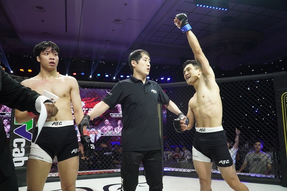 Robson Oliveira thắng knock-out đẳng cấp tại sự kiện MMA AFC 25 - Ảnh 8.