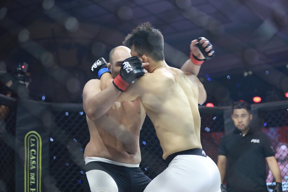 Robson Oliveira thắng knock-out đẳng cấp tại sự kiện MMA AFC 25 - Ảnh 6.