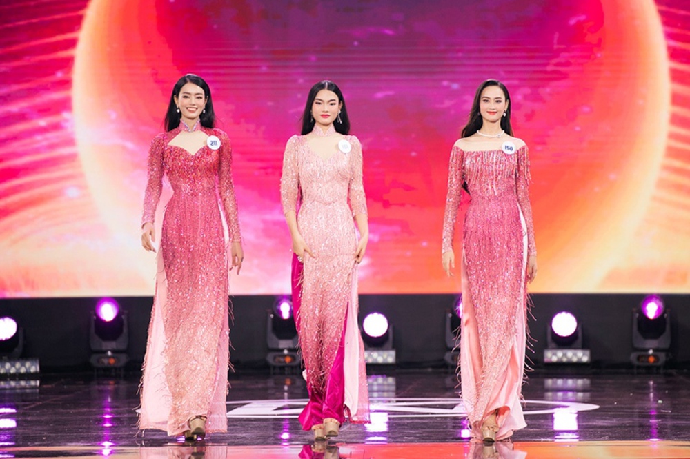 Thí sinh Miss World Vietnam 2023 nóng bỏng với bikini tại chung khảo - Ảnh 3.