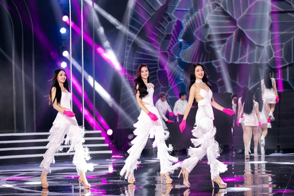 Thí sinh Miss World Vietnam 2023 nóng bỏng với bikini tại chung khảo - Ảnh 2.