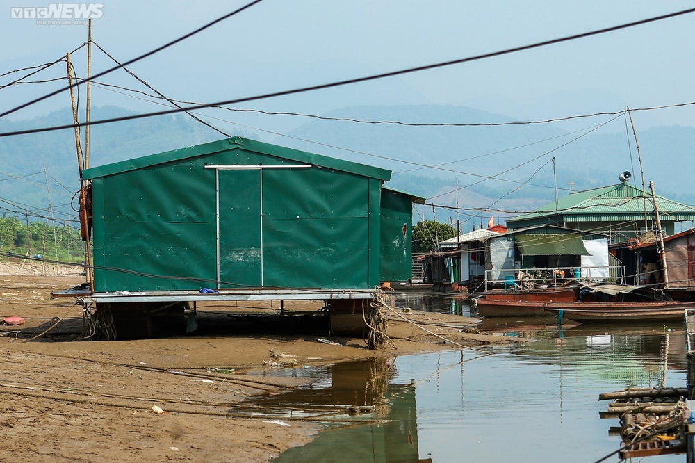 Từ thời cha sinh mẹ đẻ, đây là lần thứ 2 tôi đi bộ được dưới đáy sông Đà - Ảnh 11.