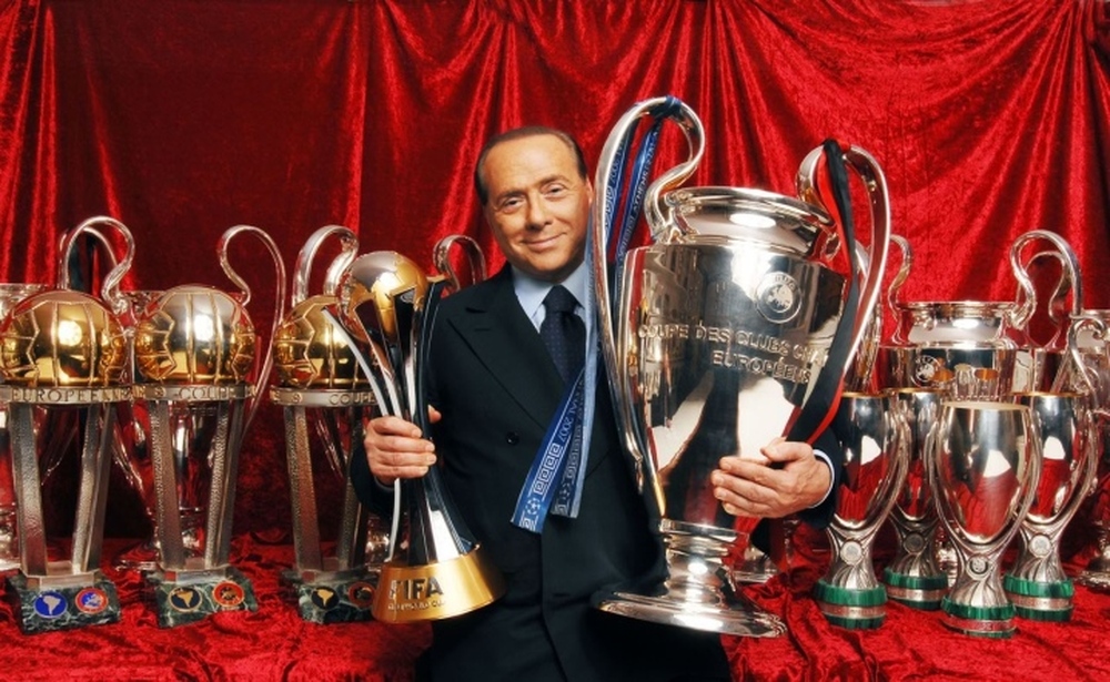 Cựu chủ tịch AC Milan Berlusconi qua đời - Ảnh 1.