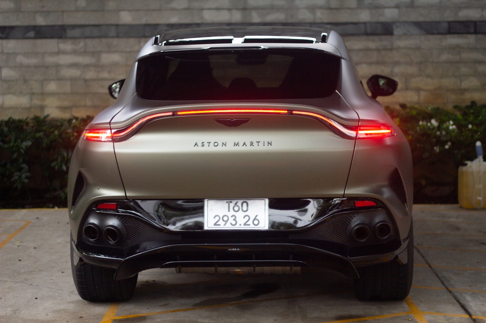 Aston Martin DBX707 thứ 3 lăn bánh tại Việt Nam, giá gần 22 tỷ đồng - Ảnh 6.