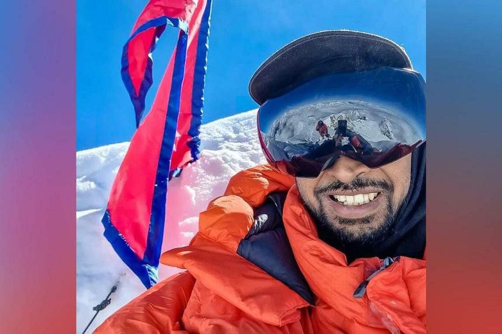 Chủ leo núi Everest mất tích cũng là lúc chó cưng ở nhà hấp hối