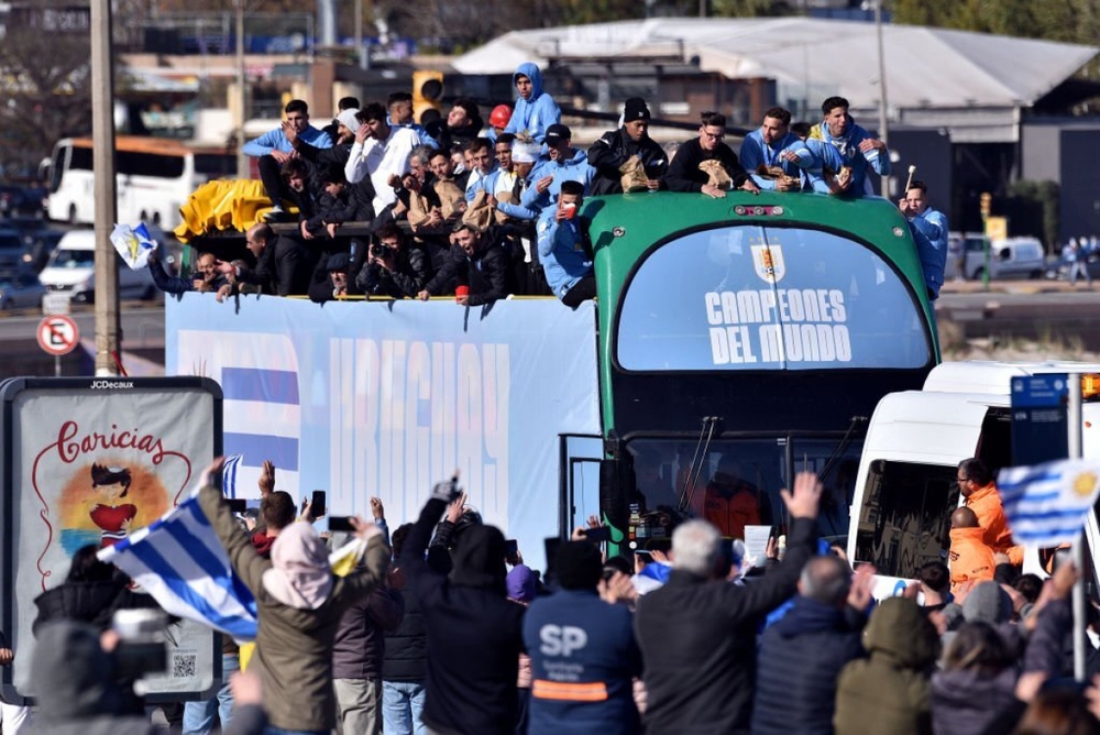 Biển người tại Uruguay chào đón nhà vô địch U20 World Cup 2023 - Ảnh 10.