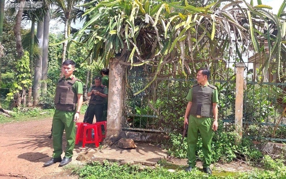 Công an, quân đội truy bắt các đối tượng tấn công trụ sở UBND xã tại Đắk Lắk - Ảnh 7.