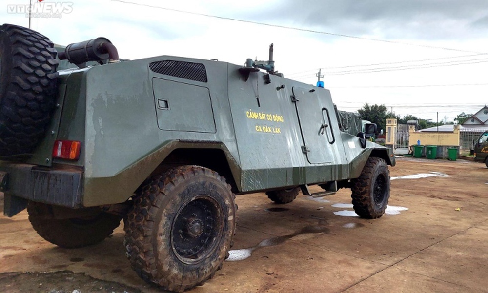 Công an, quân đội truy bắt các đối tượng tấn công trụ sở UBND xã tại Đắk Lắk - Ảnh 2.