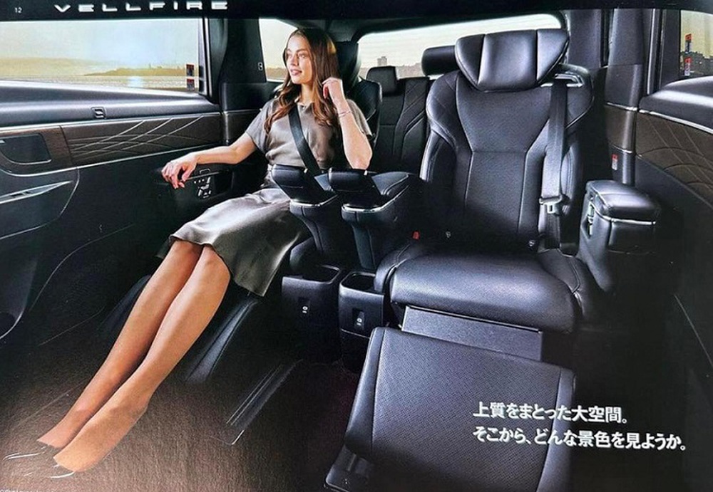 Toyota Alphard 2024 lộ giá quy đổi từ hơn 900 triệu đồng cùng ảnh nội thất: Nguyên bản xịn thế này thì garage sẽ khó biết độ gì - Ảnh 10.