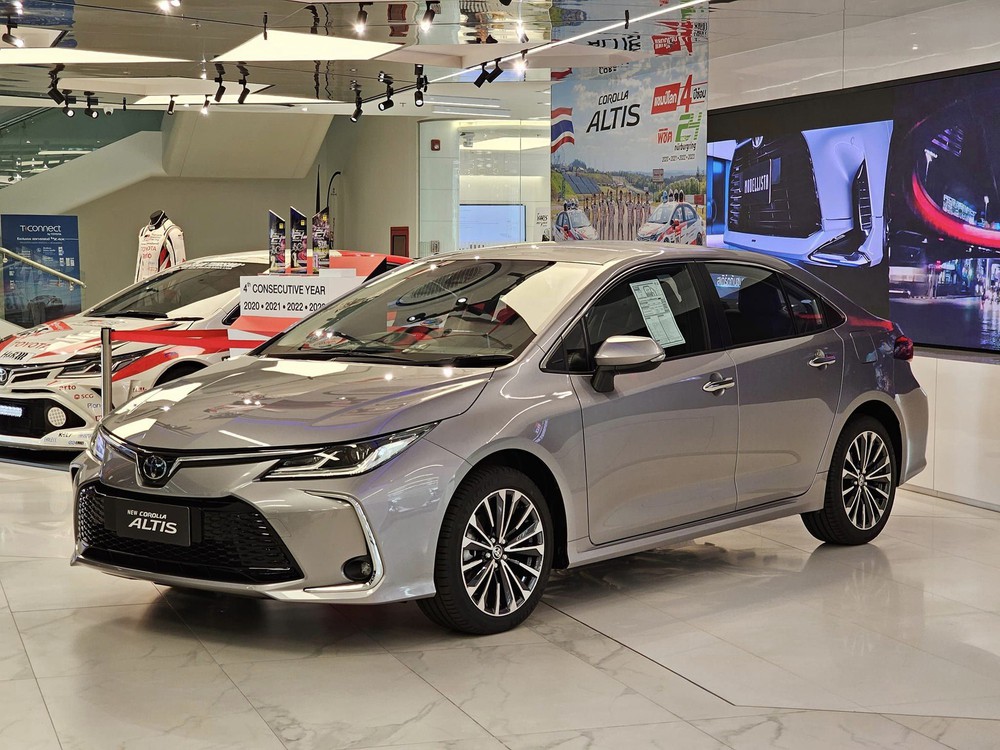 Ảnh thực tế Corolla Altis 2023: Giữ thiết kế nhưng thêm nhiều trang bị, sớm về Việt Nam đấu Mazda3 và Civic - Ảnh 3.