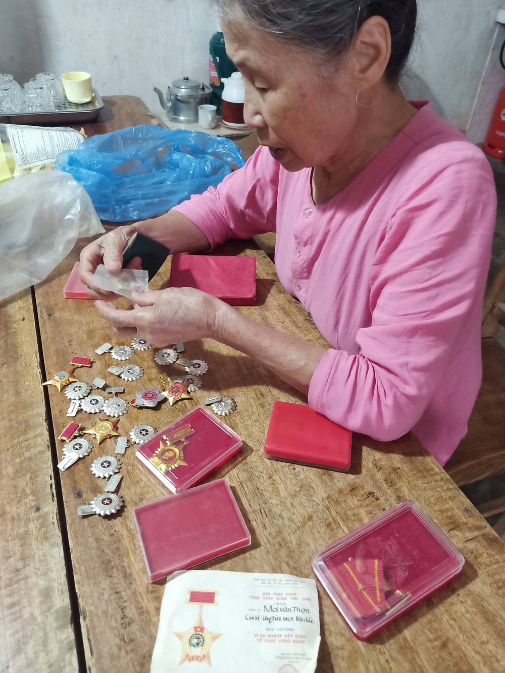 Người phụ nữ nuôi 3 con của chồng và điều làm nên hạnh phúc hôn nhân 46 năm
