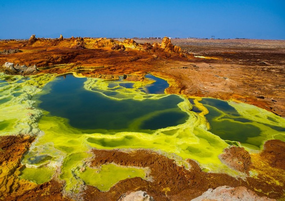 Suối địa nhiệt Dallol: Kỳ quan độc đáo có một không hai trên Trái đất, đẹp nhưng nguy hiểm - Ảnh 2.