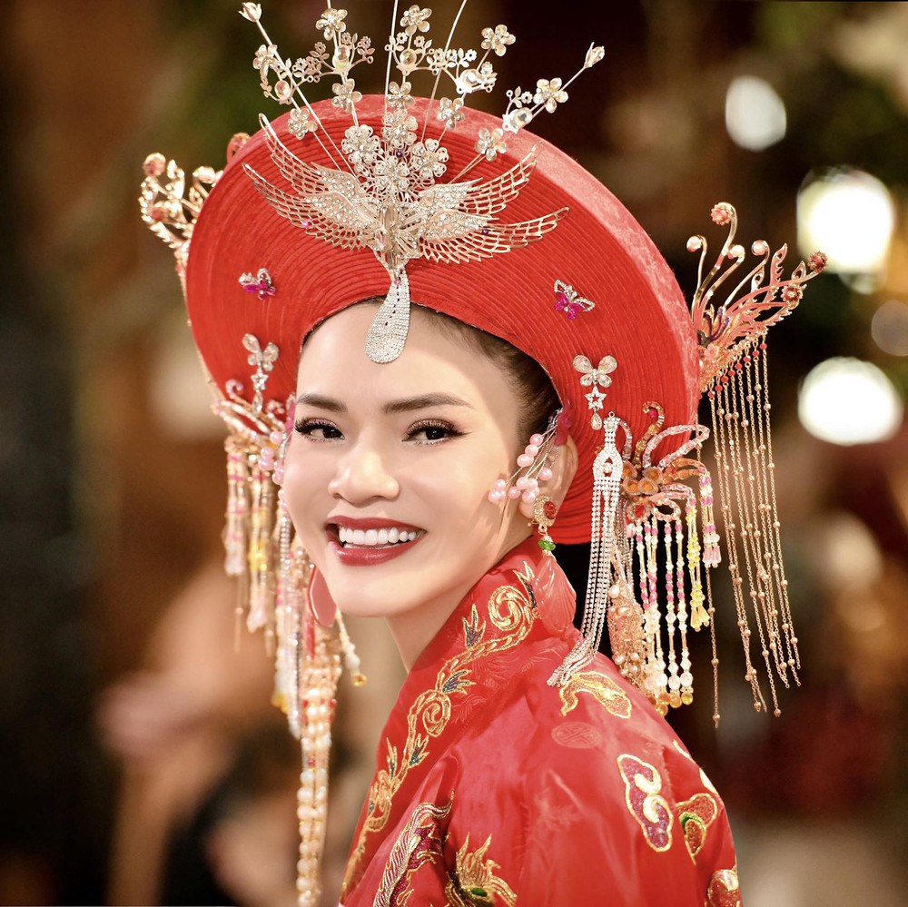 Nhan sắc nữ ca sĩ được phong NSƯT trẻ nhất nhì Việt Nam: 41 tuổi vẫn vô cùng xinh đẹp - Ảnh 2.