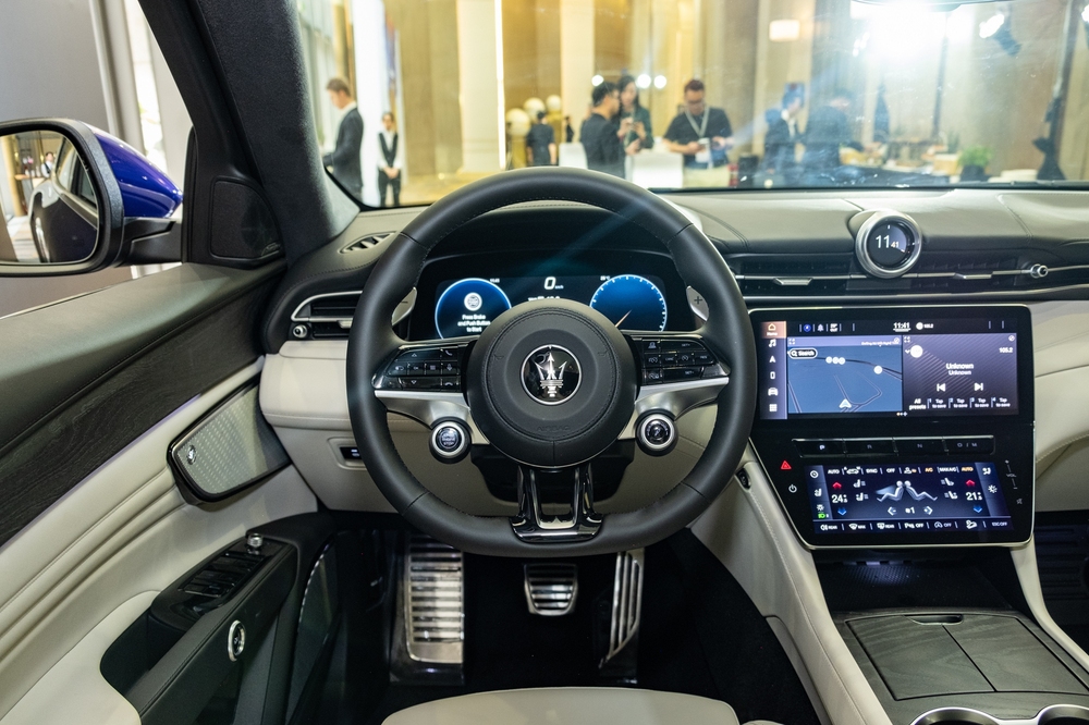 Chi tiết Maserati Grecale giá từ 4,2 tỷ đồng tại Việt Nam, lách khe cửa hẹp giữa Porsche Macan và Cayenne - Ảnh 14.