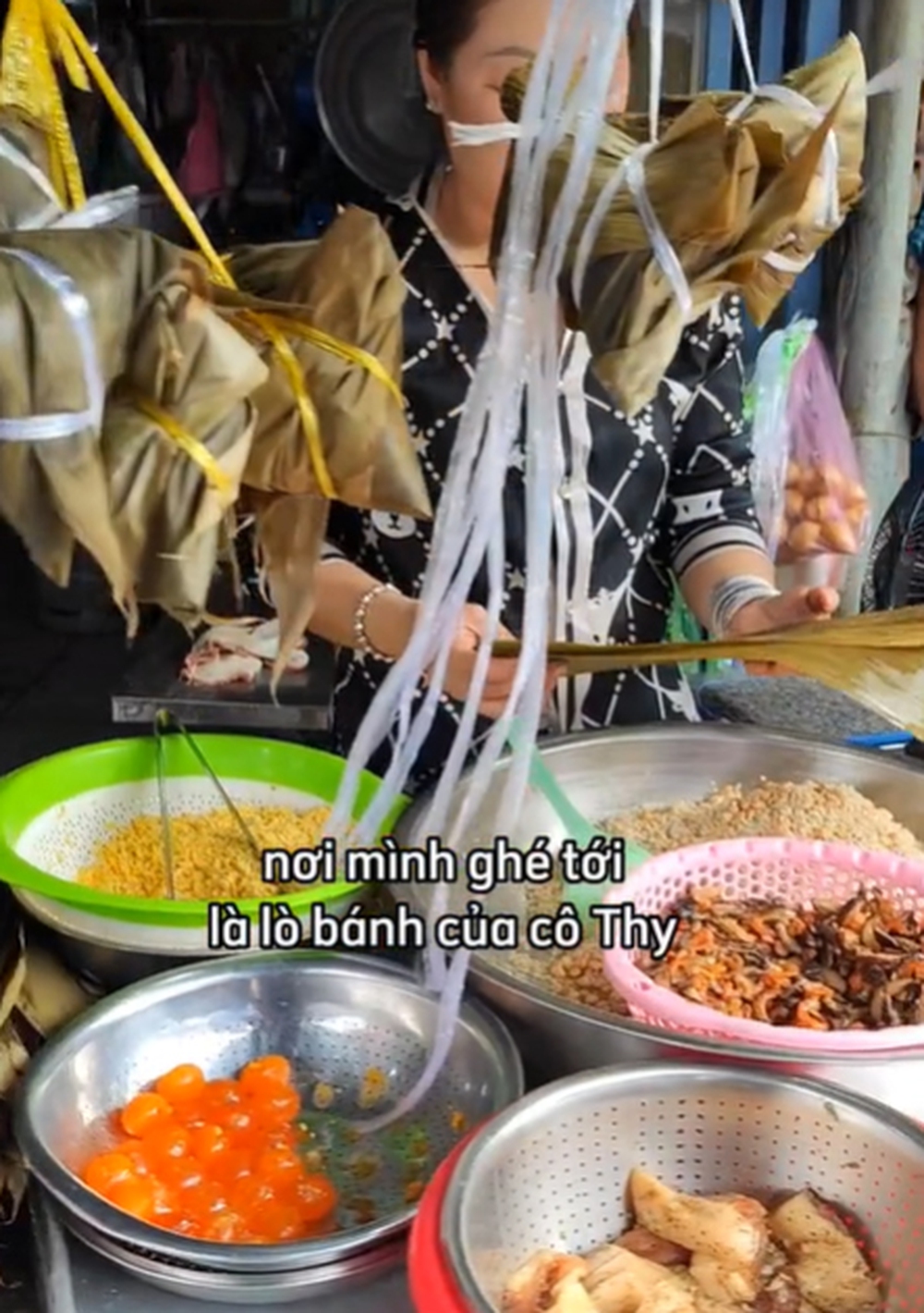 Tết Đoan Ngọ thưởng thức bánh bá trạng của người Hoa là một cái thú, nhưng nhớ ghé những lò bánh gia truyền này