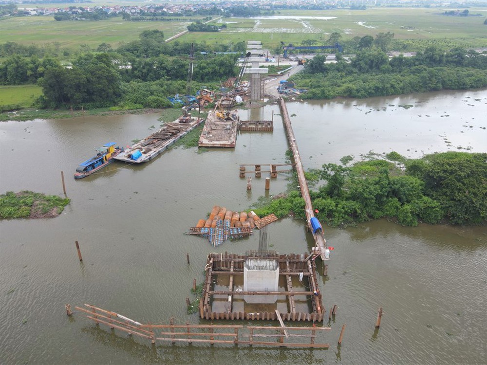 [Ảnh]: Toàn cảnh cây cầu 360 tỷ nối Ninh Bình - Nam Định sau hơn 1 năm thi công - Ảnh 3.