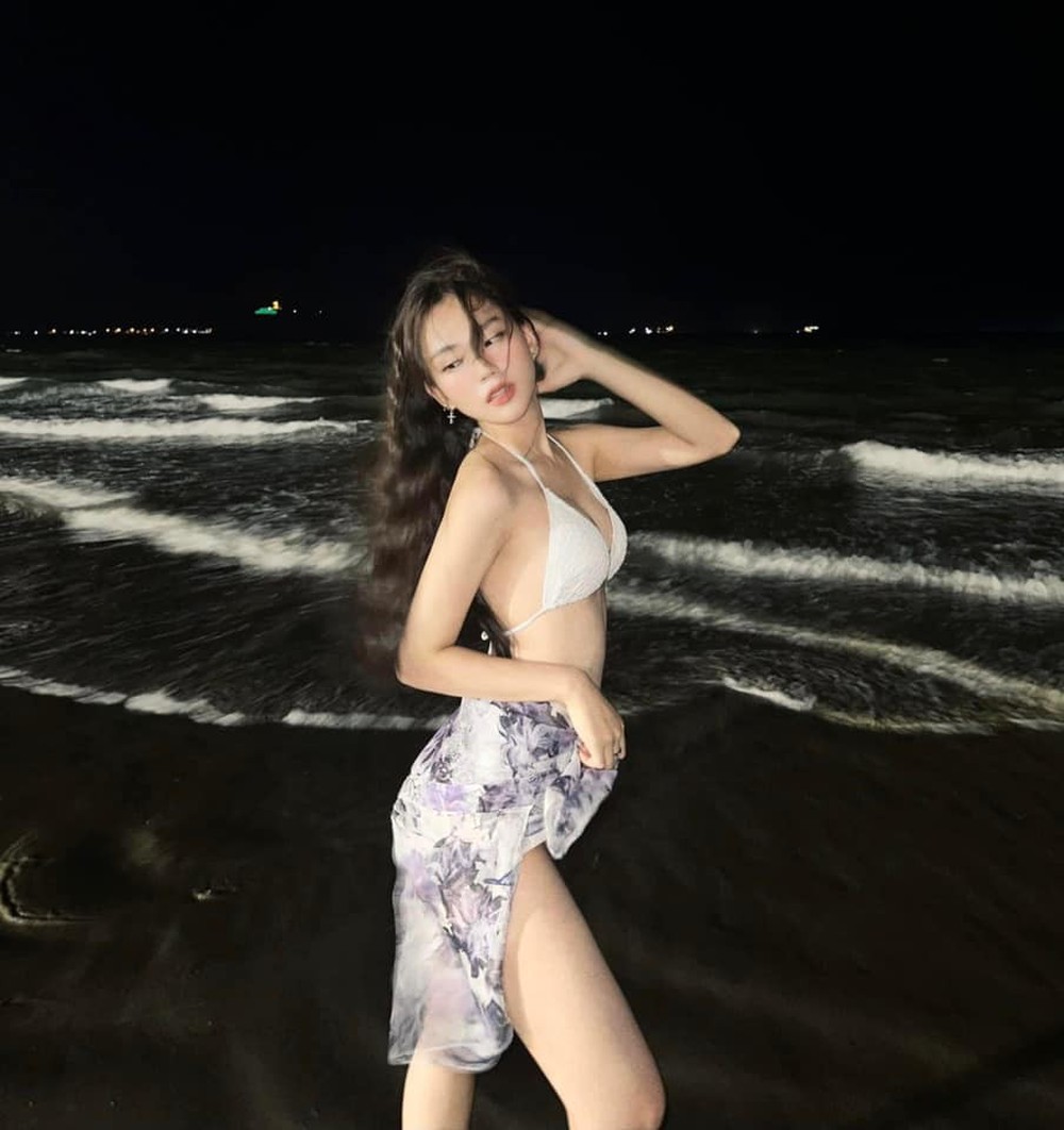Đỗ Thị Hà, Hoàng Thùy khoe dáng với bikini - Ảnh 11. Đỗ Thị Hà, Hoàng Thùy khoe dáng với bikini - Ảnh 11.
