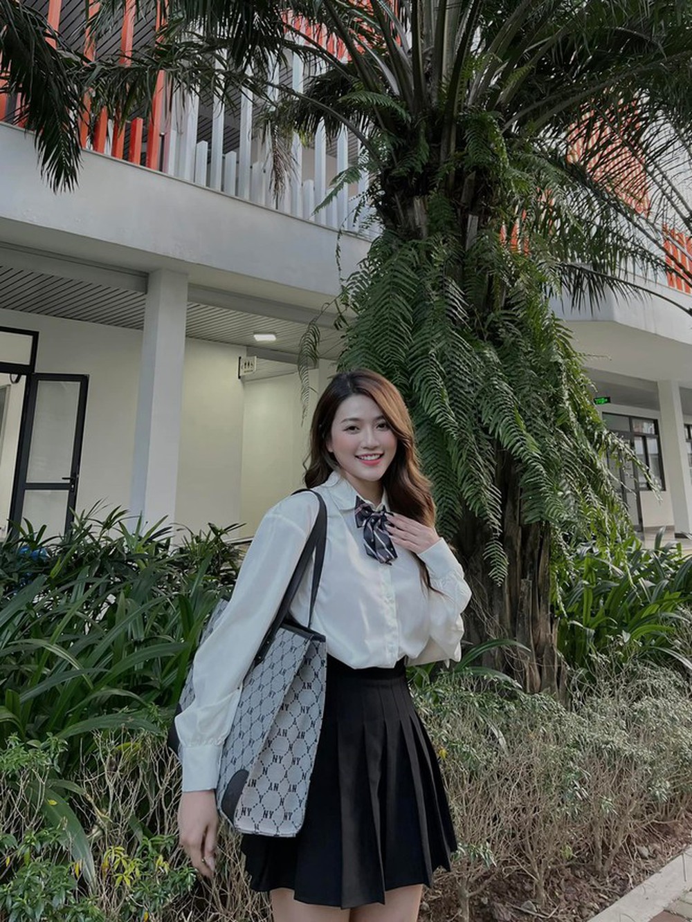 An Vy chia sẻ bị liệt dây thần kinh một bên mặt, cười nói khó khăn