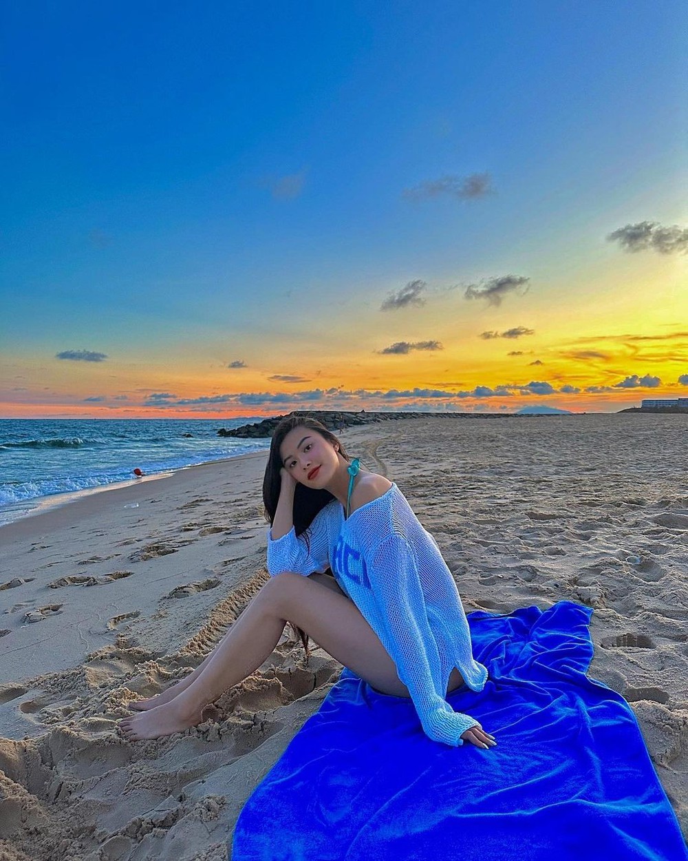 Đỗ Thị Hà, Hoàng Thùy khoe dáng với bikini - Ảnh 21. Đỗ Thị Hà, Hoàng Thùy khoe dáng với bikini - Ảnh 21.