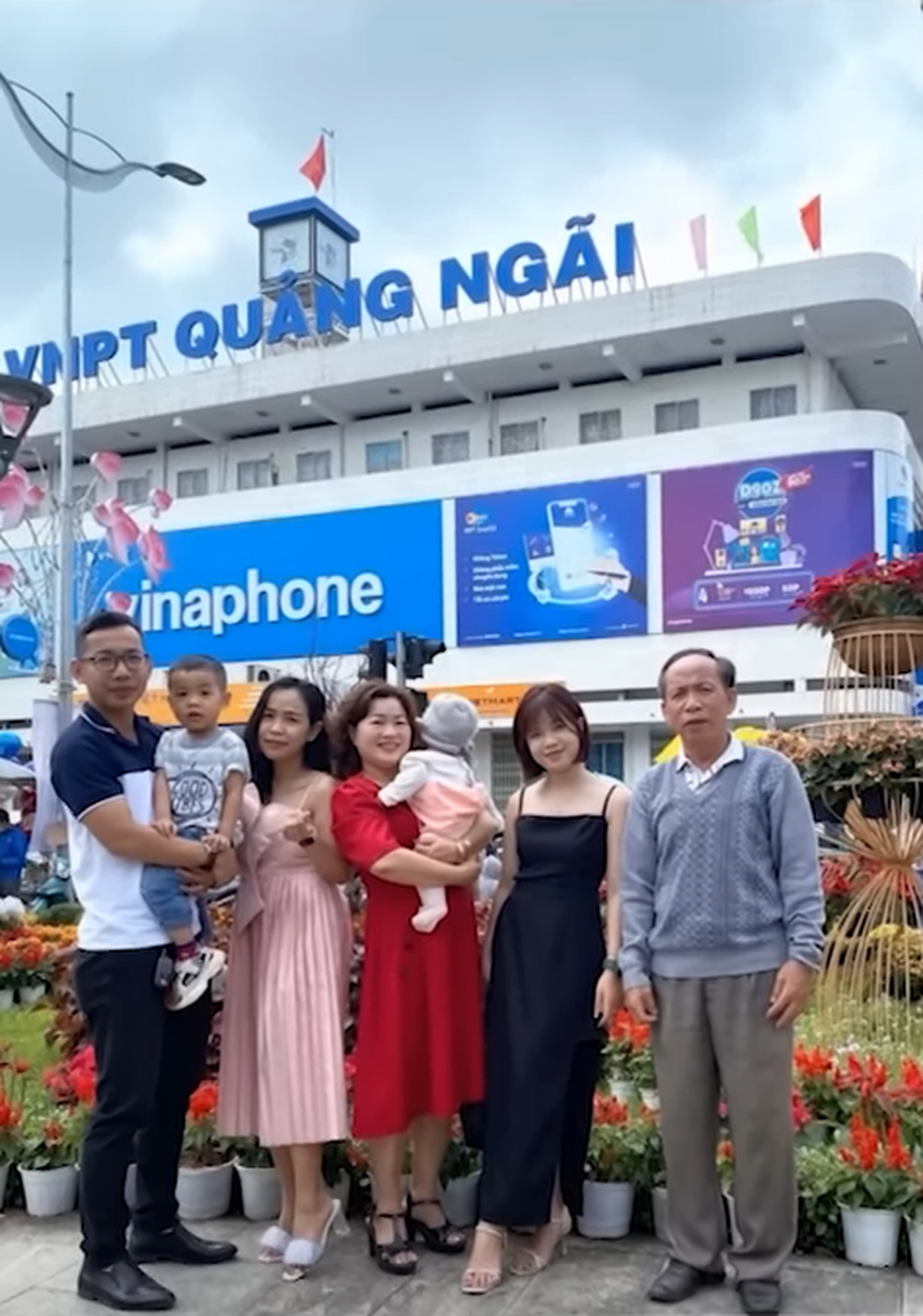 Chuyện tình “chú cháu” gặp nhau trong đêm trăng sáng, 5 năm sau nên duyên vợ chồng