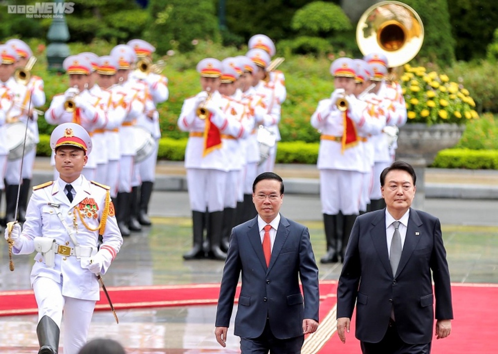 Bắn 21 phát đại bác chào đón Tổng thống Hàn Quốc Yoon Suk-yeol thăm Việt Nam - Ảnh 5.