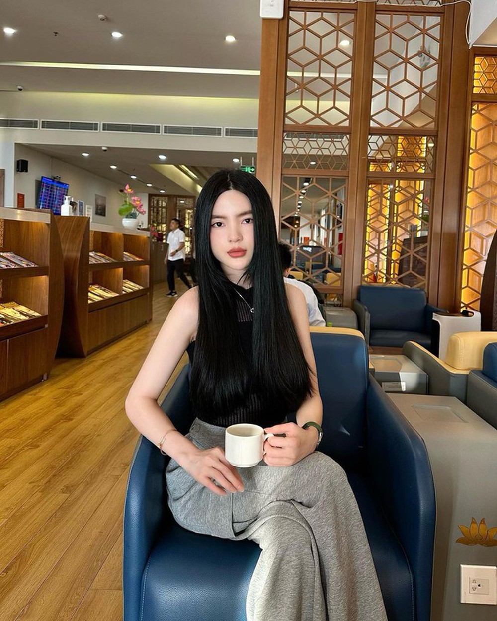 Chu Thanh Huyền gây chú ý trong ngày đặc biệt của Quang Hải