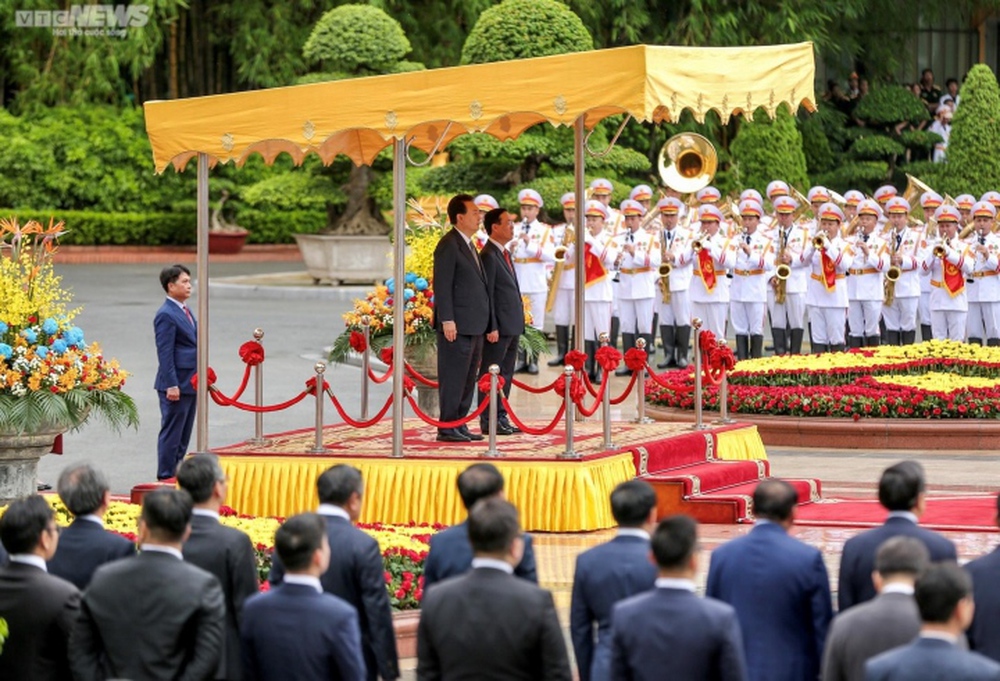 Bắn 21 phát đại bác chào đón Tổng thống Hàn Quốc Yoon Suk-yeol thăm Việt Nam - Ảnh 7.