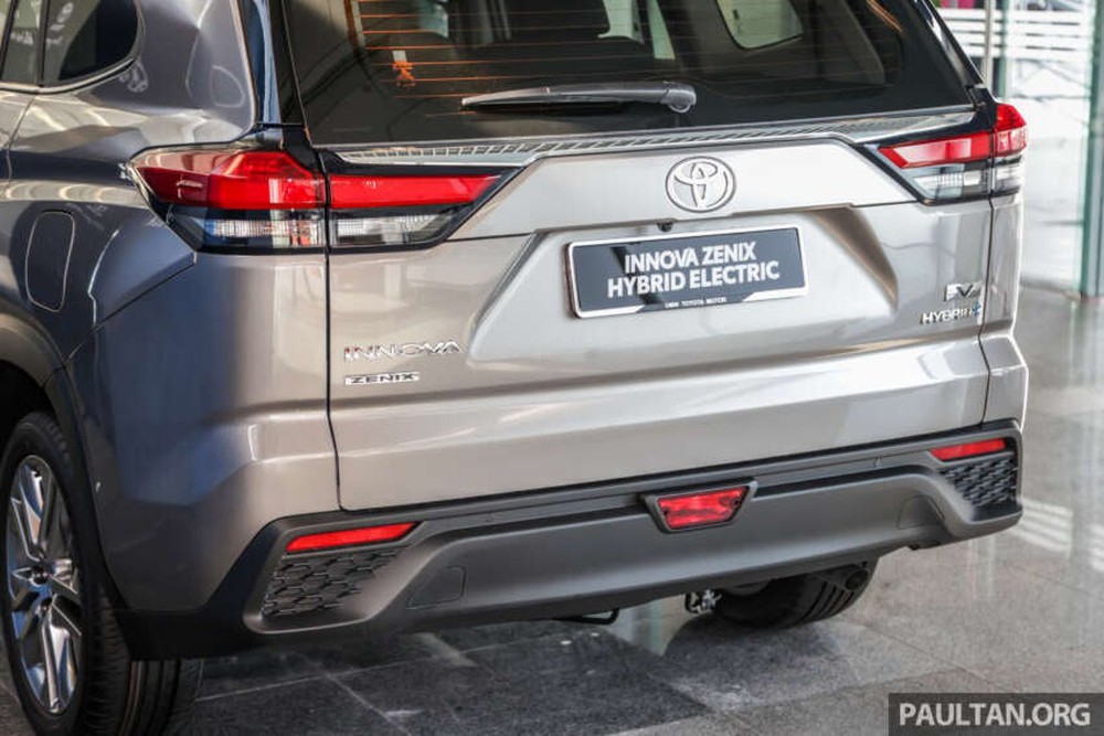Toyota Innova 2023 tiếp tục ra mắt trong ĐNÁ trước khi về Việt Nam: Bán cùng đời cũ, động cơ mới chỉ tốn 4,6 lít/100km - Ảnh 8.