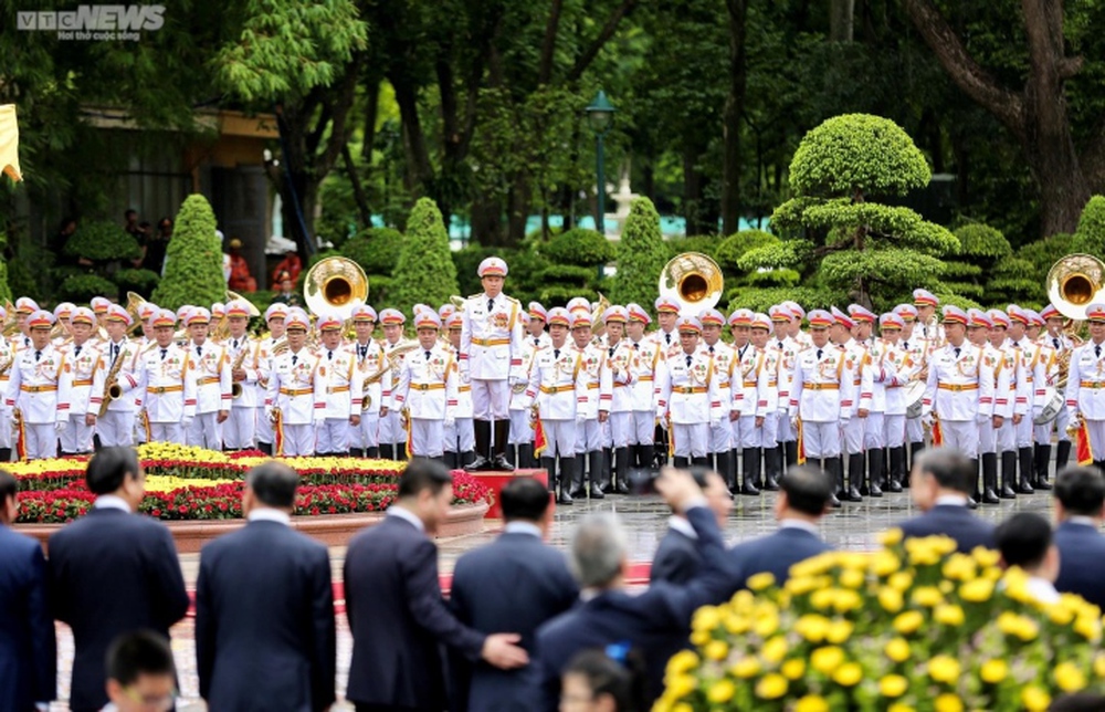 Bắn 21 phát đại bác chào đón Tổng thống Hàn Quốc Yoon Suk-yeol thăm Việt Nam - Ảnh 6.