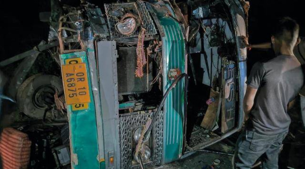Tai nạn đường bộ thảm khốc tại Ấn Độ, gần 20 người thương vong - Ảnh 1.