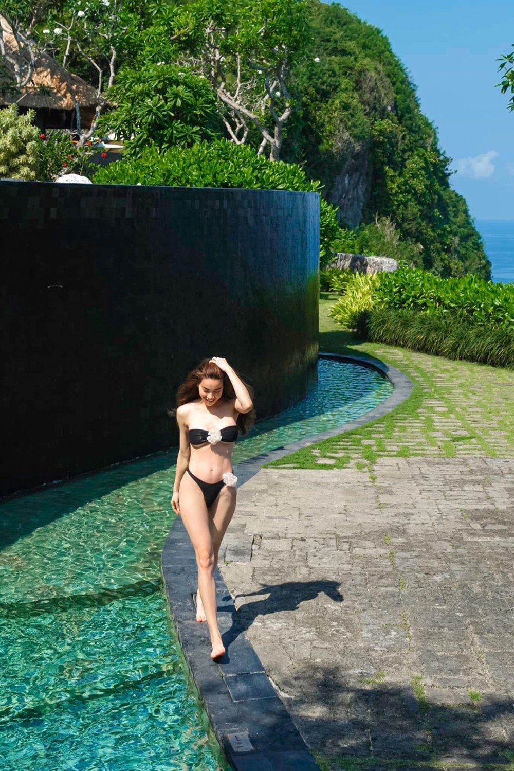Hồ Ngọc Hà diện bikini siêu nhỏ, khoe vóc dáng nuột nà - Ảnh 6.