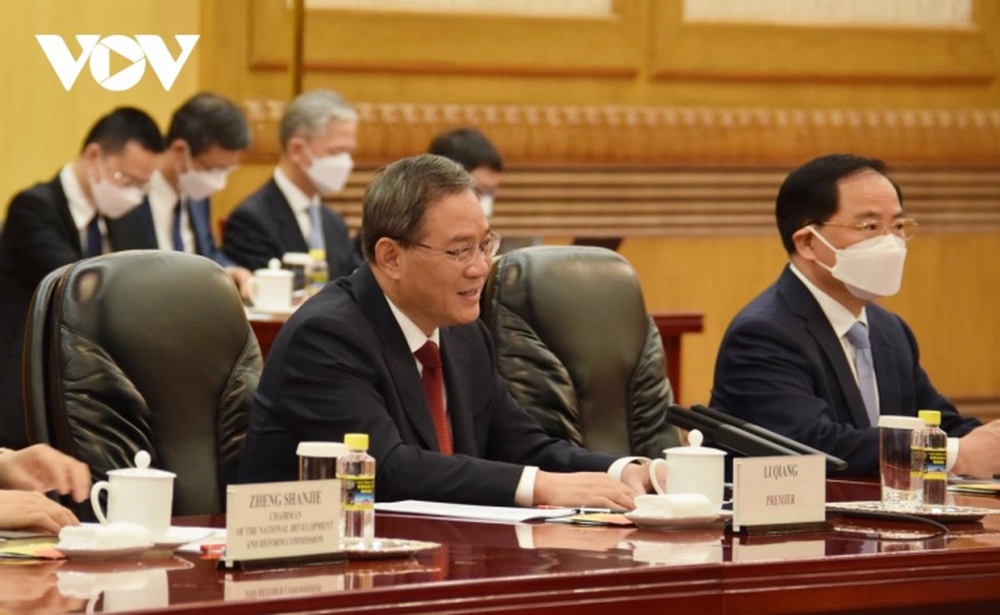 Thủ tướng Trung Quốc đón Thủ tướng Việt Nam, chứng kiến lễ ký 6 văn kiện hợp tác - Ảnh 6.