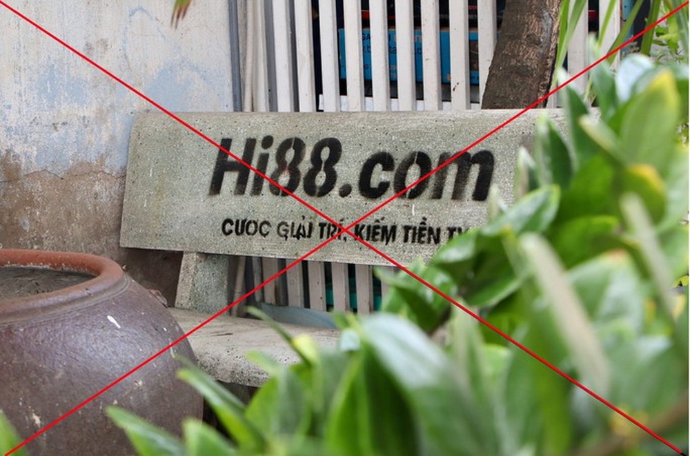 CLIP: Cá cược Hi88.com xuất hiện ở nhiều ghế đá - Ảnh 3.