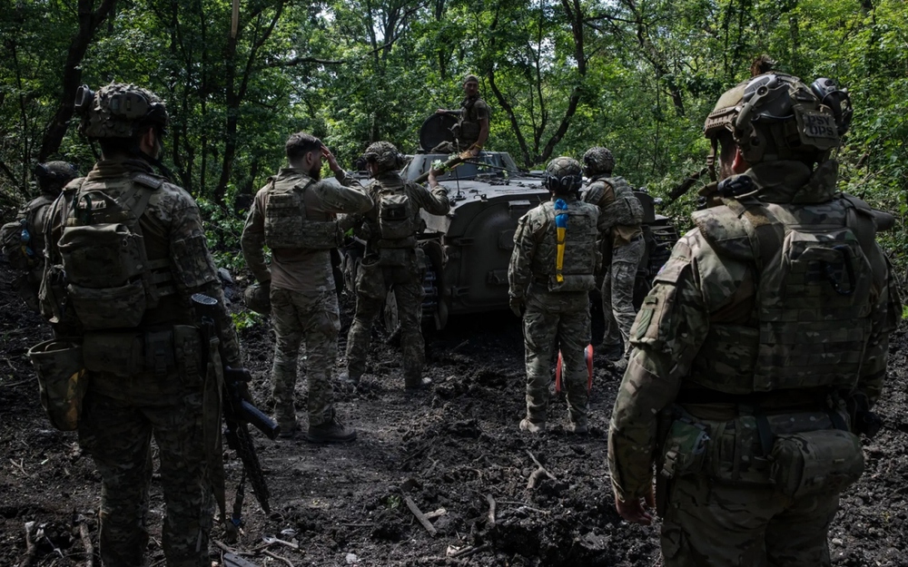 Ukraine loay hoay tìm cách vượt bãi mìn và đối phó trực thăng sát thủ của Nga - Ảnh 1.