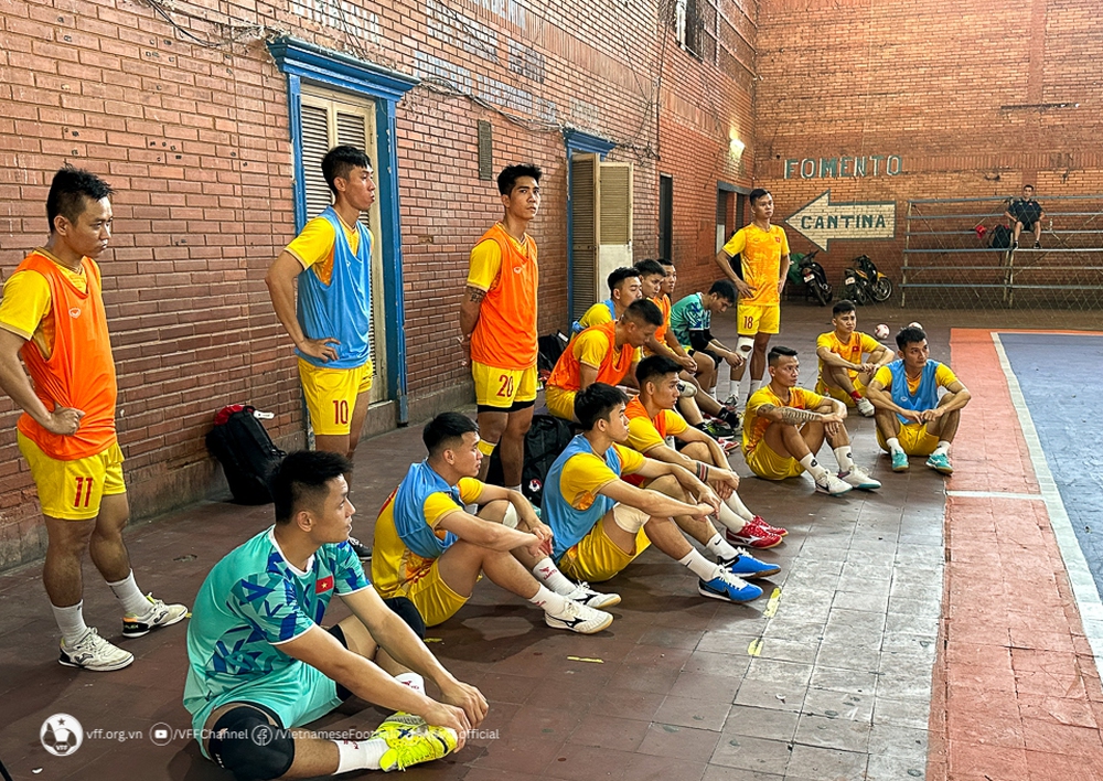 ĐT futsal Việt Nam đã đặt chân tới Paraguay, nỗ lực thích nghi với múi giờ mới - Ảnh 8.