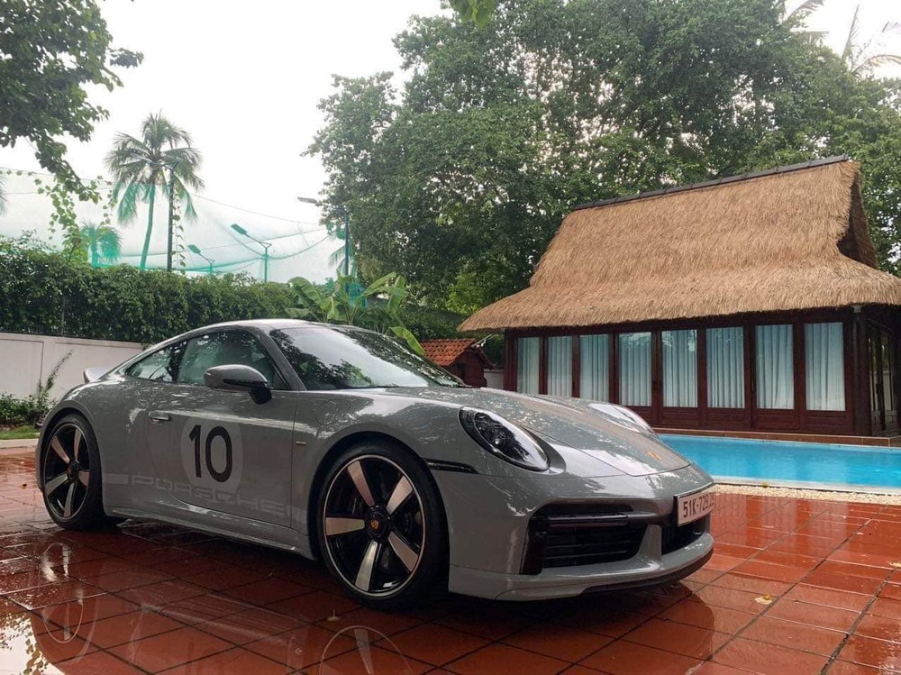 Sau màn đập hộp của Cường Đô la, đến lượt siêu phẩm Porsche 911 Sport Classic của ông trùm cà phê Đặng Lê Nguyên Vũ lộ diện - Ảnh 2.
