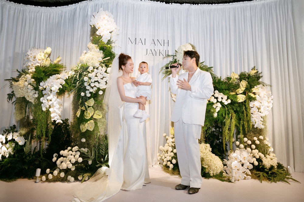 Nhạc sĩ JayKii và người mẫu Mai Anh đẹp ngọt ngào trong ngày cưới - Ảnh 1.