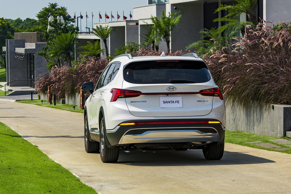 Hyundai Santa Fe Hybrid giá 1,45 tỷ tại Việt Nam: 1 phiên bản, chung động cơ với Sorento Hybrid - Ảnh 8.