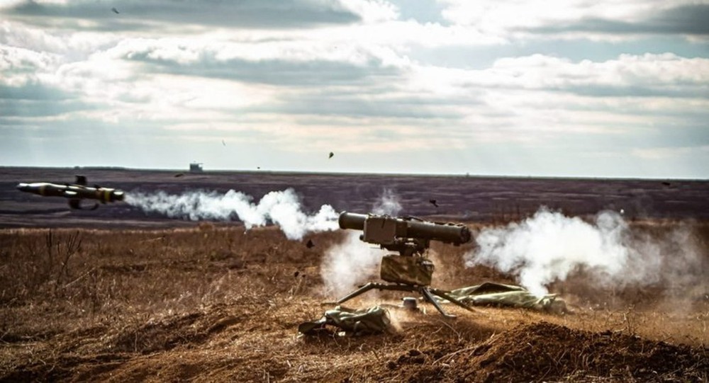 Video kì tích tăng Nga chịu được hai đòn tên lửa Stugna tấn công - Ảnh 5.