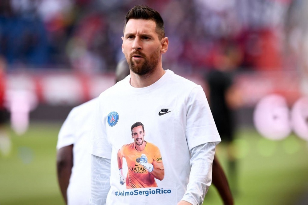 Messi đượm buồn trong lần cuối khoác áo PSG - Ảnh 1.