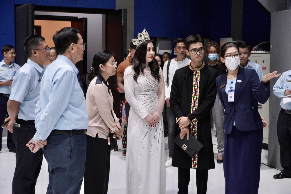 Hoa hậu Phan Kim Oanh trở lại Myanmar sau 7 tháng đăng quang, được truyền thông săn đón - Ảnh 3.