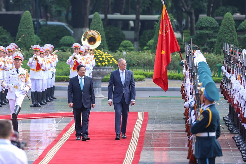 Cận cảnh Thủ tướng Phạm Minh Chính chủ trì lễ đón Thủ tướng Úc - Ảnh 9.