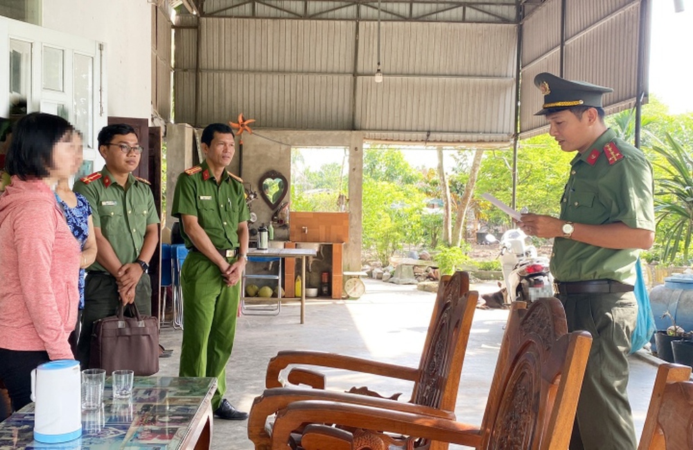 Khởi tố người phụ nữ ở Quảng Ngãi dùng bằng giả để dự thi viên chức - Ảnh 1.