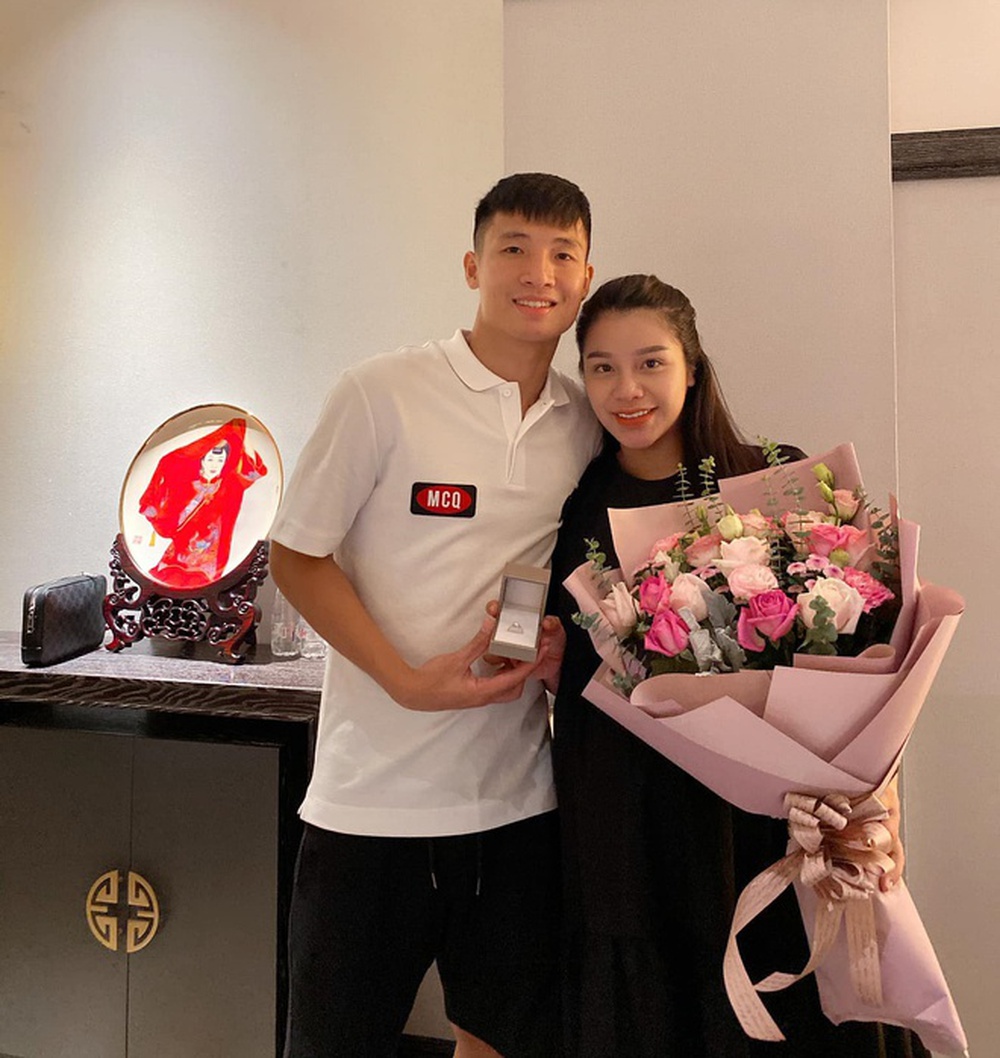 Trung vệ Bùi Tiến Dũng chia sẻ về tình trạng hiện tại sau status chấn động