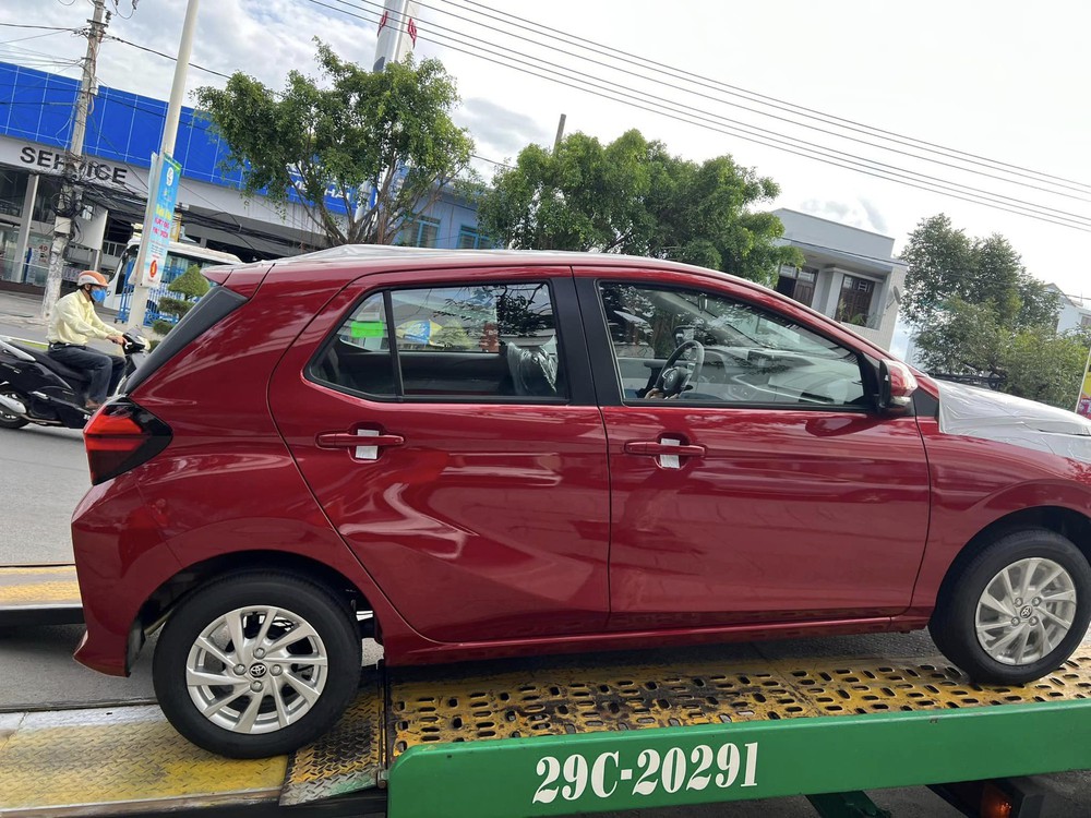 Toyota Wigo 2023 ồ ạt về đại l&yacute; s&aacute;t giờ ra mắt Việt Nam, chỉ c&ograve;n chờ gi&aacute; tốt để đấu i10 v&agrave; Morning - Ảnh 10.